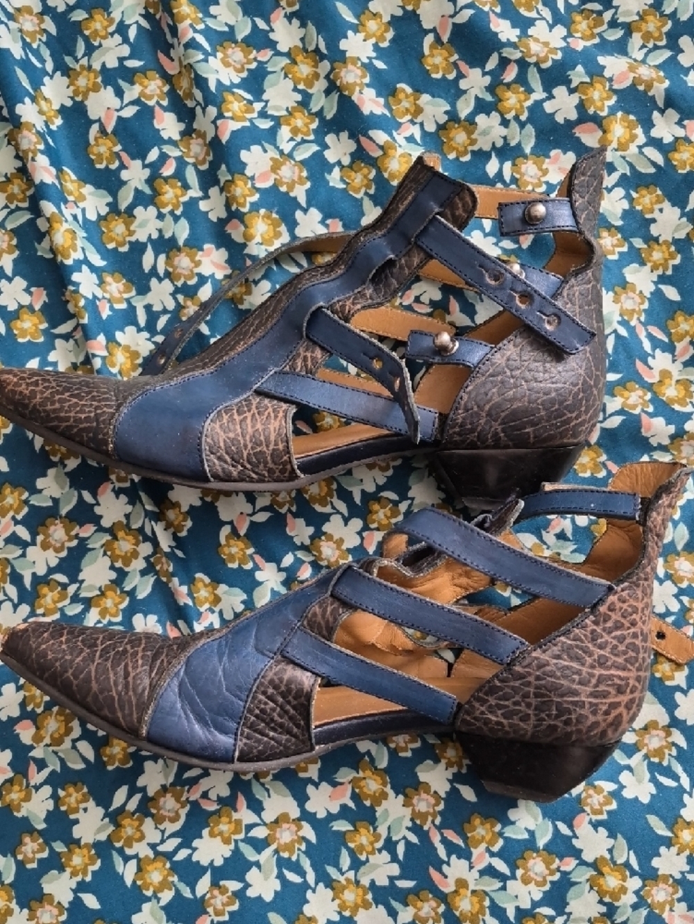 Fluevog Bekkie's Size 7 Women’s Blue Leather Pointed-Toe Heels - Picture 4 of 11